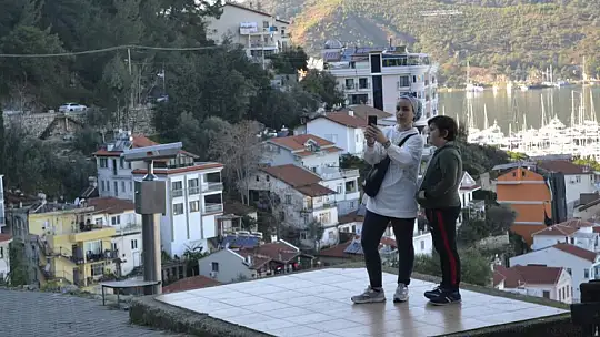 Gençlerin buluşma noktası Âşıklar Tepesi