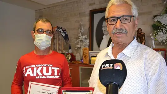 Destekleri için teşekkür plaketi takdim ettiler