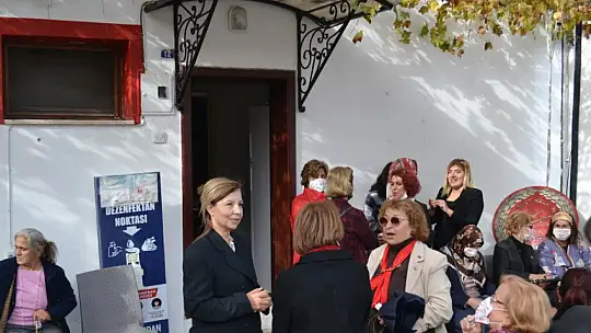 Chp Rozet Takma Törenine Yoğun Katılım