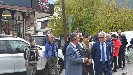 Chp Rozet Takma Törenine Yoğun Katılım