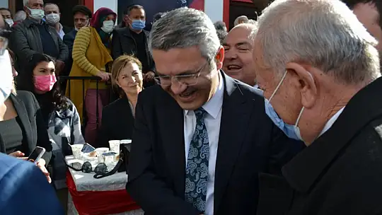 Chp Rozet Takma Törenine Yoğun Katılım
