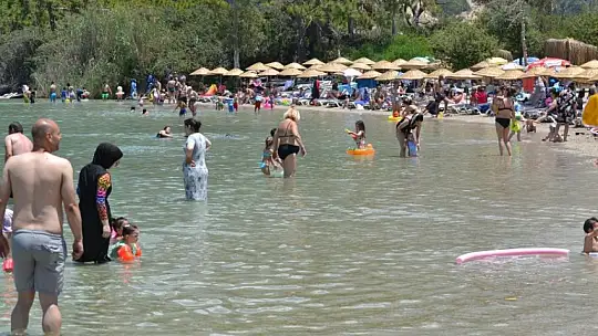 Ölüdeniz Kumburnu Plajı baştan aşağıya yenilendi