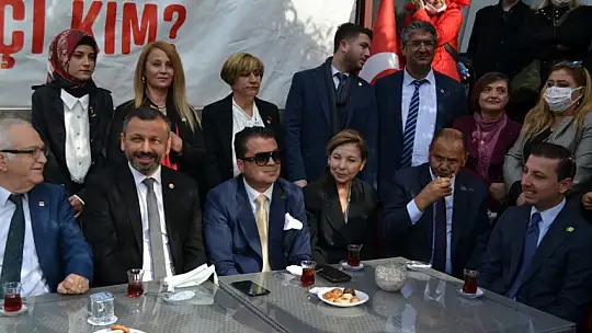 Chp Rozet Takma Törenine Yoğun Katılım