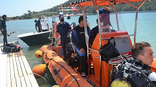 Dalgıç Başkandan denizdibi temizliği