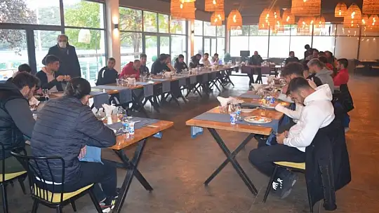 Turizmci Sarper Konakçı'dan Fethiyespor'a 100 Bin TL bağış