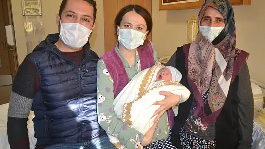 Yeni yılın ilk bebeğine Kerem ismi verildi