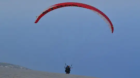 Sağlık çalışanları uçarak moral depoladı