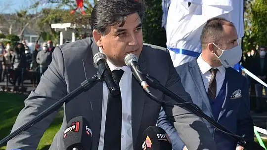 Uğur Mumcu Anıtı türküler eşliğinde açıldı