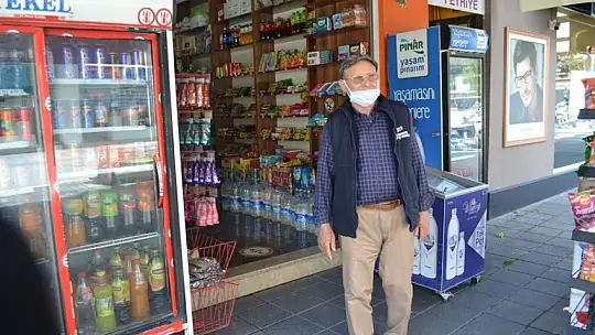 Muaflar dışarıda vatandaşlar evlerde