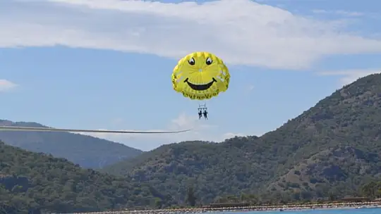 Ölüdeniz'de su sporlarına yoğun ilgi