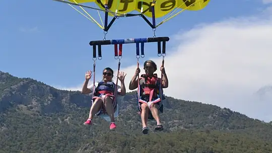 Ölüdeniz'de su sporlarına yoğun ilgi