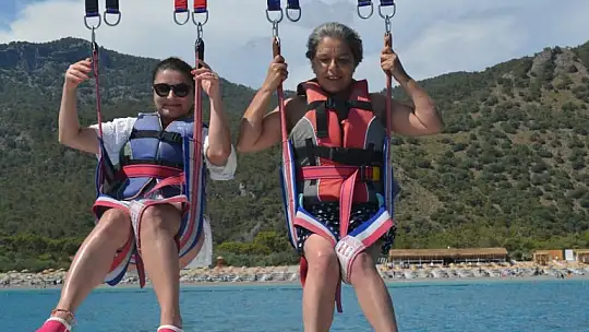 Ölüdeniz'de su sporlarına yoğun ilgi