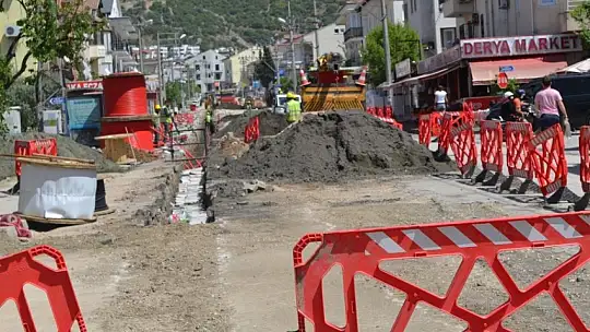 Güneşli ve güzel havada deniz keyfi yaptılar