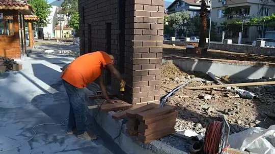 Parkın tamamlanması için yoğun mesai harcanıyor