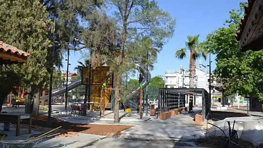 Parkın tamamlanması için yoğun mesai harcanıyor