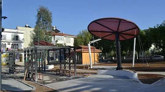 Parkın tamamlanması için yoğun mesai harcanıyor