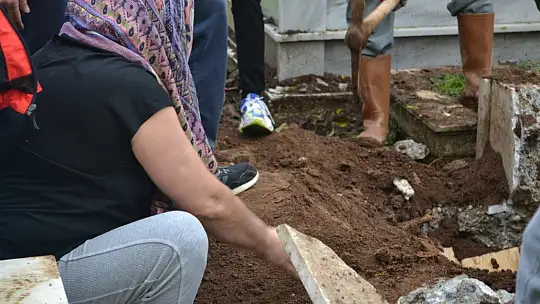 İzmir'de Eski Eşi Tarafından Öldürülen Fulya Öztürk, Fethiye'de Toprağa Verildi