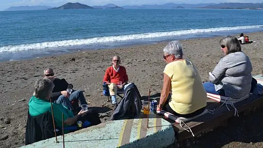 Kısıtlama sonrası plajlar ve sahil bandı doldu 
