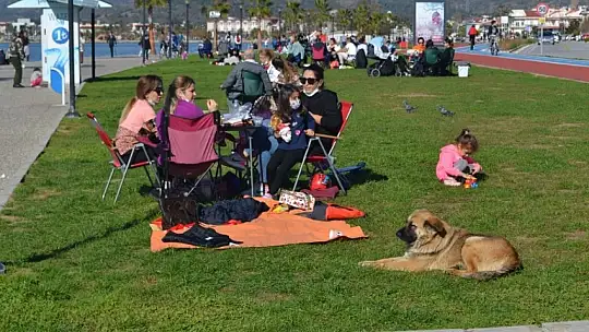 Kısıtlama sonrası plajlar ve sahil bandı doldu 