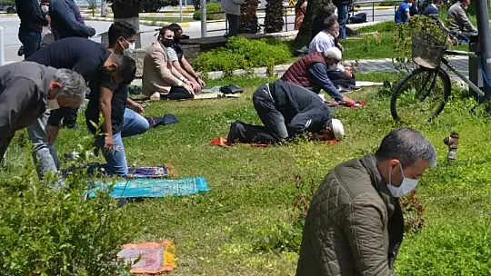 Ramazan ayının ilk cuma namazı kılındı