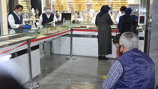 14 Şubat öncesinde kuyumcularda hareketlilik 