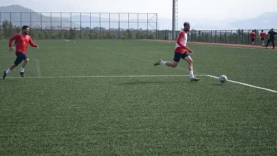 Fethiyespor suni çimde hazırlanıyor 