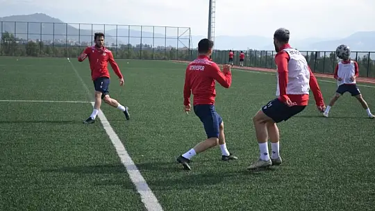 Fethiyespor suni çimde hazırlanıyor 