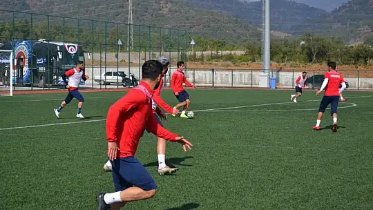 Fethiyespor suni çimde hazırlanıyor 