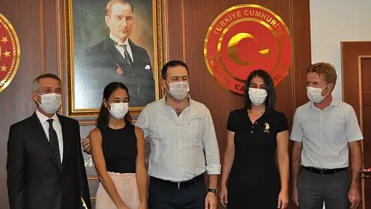 LGS ve YKS'de dereceye giren öğrenciler ödüllendirildi