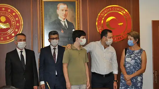 LGS ve YKS'de dereceye giren öğrenciler ödüllendirildi