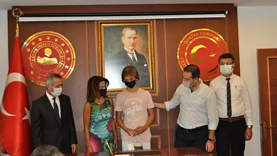 LGS ve YKS'de dereceye giren öğrenciler ödüllendirildi