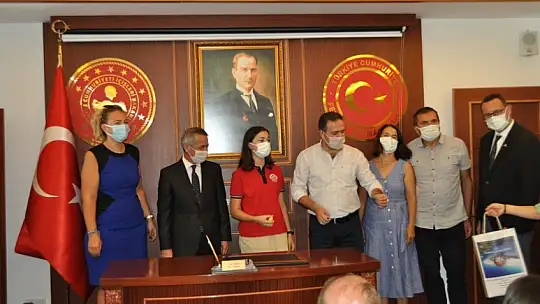 LGS ve YKS'de dereceye giren öğrenciler ödüllendirildi