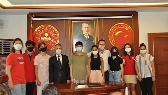 LGS ve YKS'de dereceye giren öğrenciler ödüllendirildi