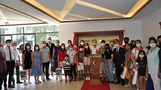 LGS ve YKS'de dereceye giren öğrenciler ödüllendirildi