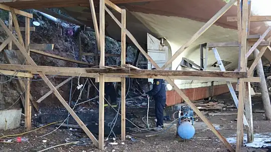 İtfaiye ekipleri kısa sürede söndürdü 