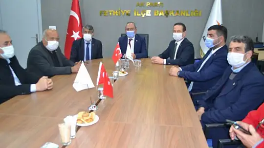 İl Başkanı Korkmaz Öztürk'e Osmanlı Tuğrası hediye etti 