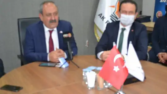 İl Başkanı Korkmaz Öztürk'e Osmanlı Tuğrası hediye etti 