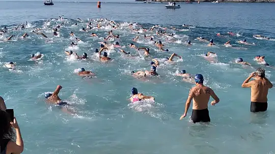 Fethiye Açık Su Yüzme Yarışı Ölüdeniz'de başladı