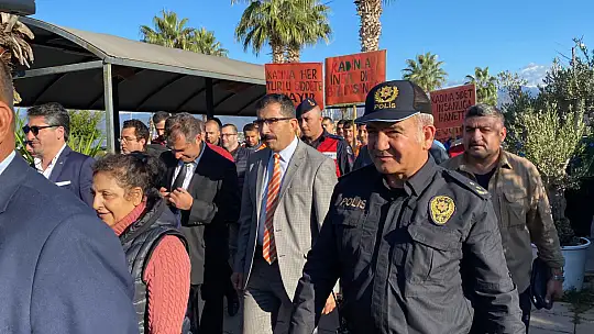 ERKEKLER, KADINLAR İÇİN YÜRÜDÜ