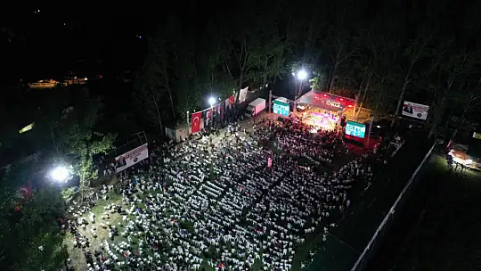 Ahmet Şafak Sevilen Şarkılarını Seydikemer'de Seslendirdi 