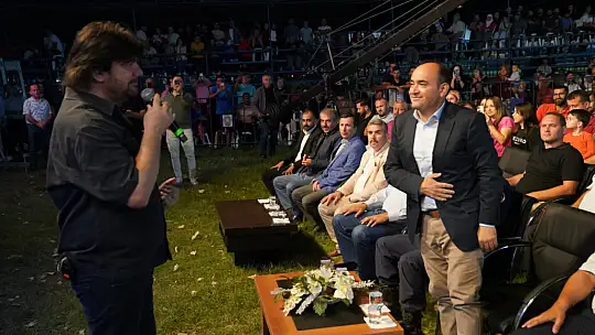 Ahmet Şafak Sevilen Şarkılarını Seydikemer'de Seslendirdi 