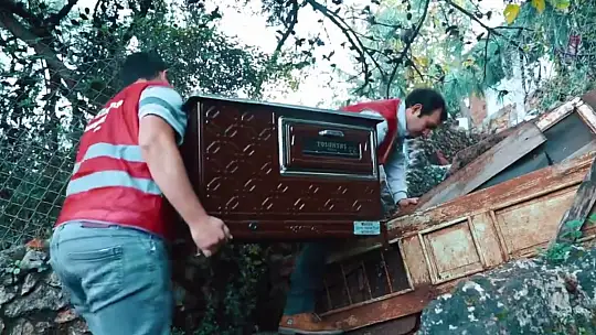 BELEDİYEDEN VATANDAŞA ODUN VE SOBA DESTEĞİ 