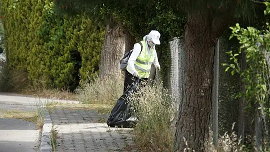 Günde ‪250-300‬ kilometre yol süpürülüyor 