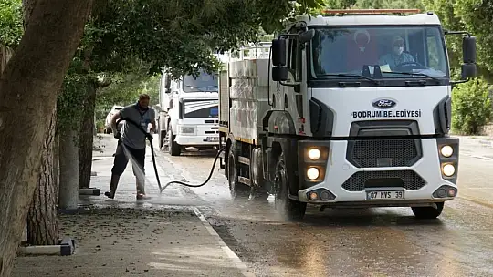 Günde ‪250-300‬ kilometre yol süpürülüyor 