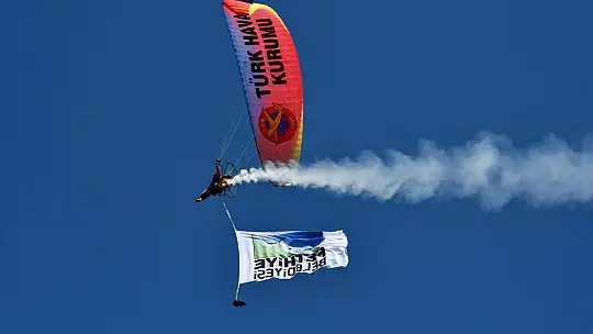 Hava oyunları muhteşem gösteriler ile devam ediyor