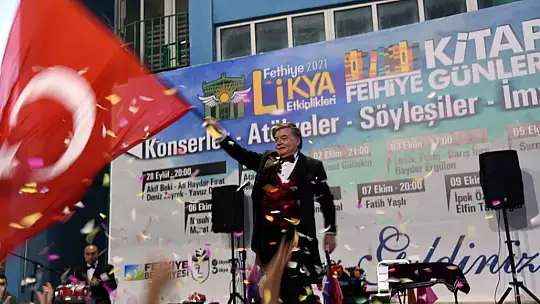 Mine Kırıkkanat ve Mustafa Hoş Fethiye'de söyleşide buluştu