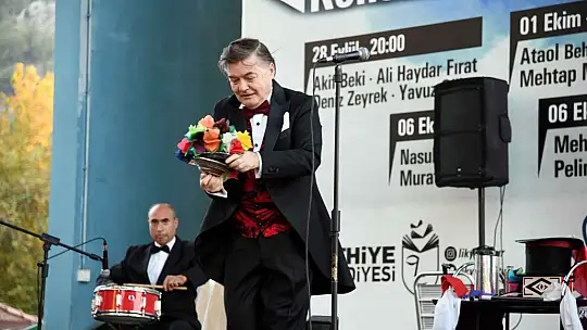 Mine Kırıkkanat ve Mustafa Hoş Fethiye'de söyleşide buluştu