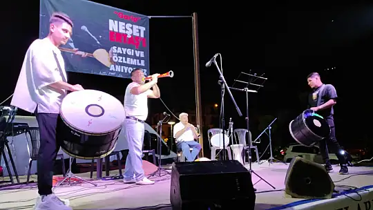 Milas Atapark, Neşet Ertaş Türküleriyle Çınladı