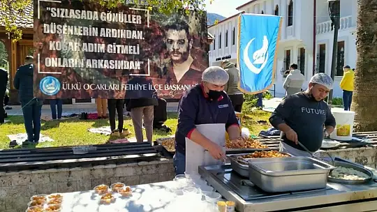 Şehitlerimiz için lokma dağıttılar