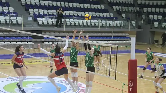 İlk yarıyı namağlup lider bitirdiler 3-0